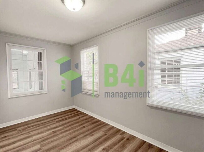 Foto del edificio - 355 Liberty Ave