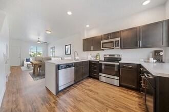 Building Photo - Townhomes at Twenty01