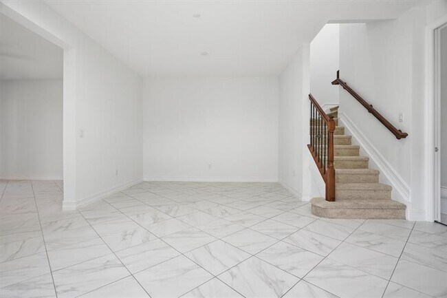 Foto del edificio - 13023 Riverwalk Cir S