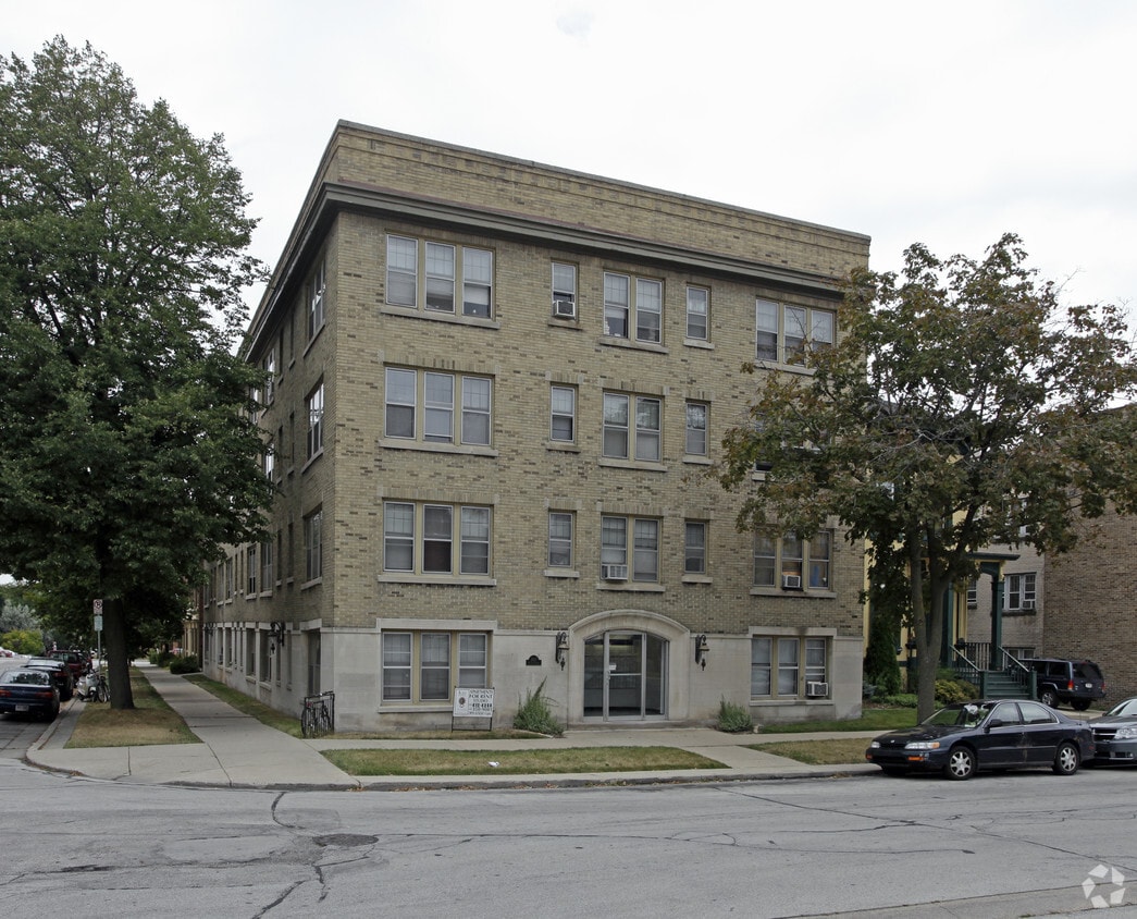 1303 N Cass St - 1303 Cass