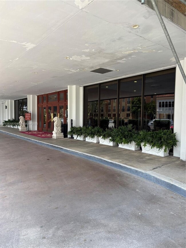 Building Photo - 700 Biltmore Way
