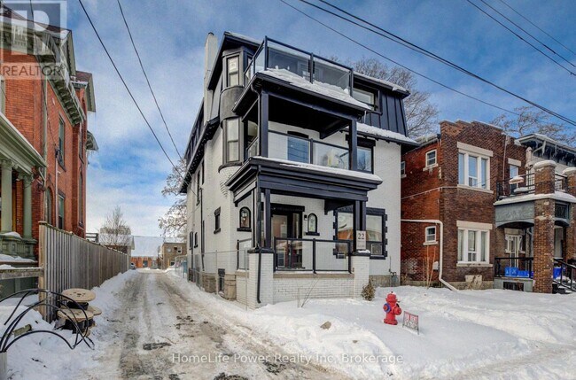 Building Photo - 22 Grant Ave