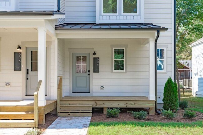 Foto del edificio - 5061 Lundy Dr