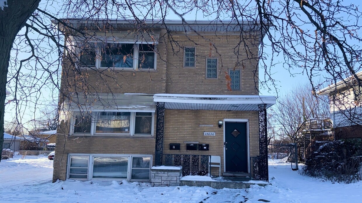 Foto principal - 15020 Woodlawn Ave