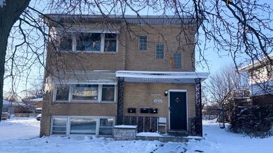 Building Photo - 15020 Woodlawn Ave E