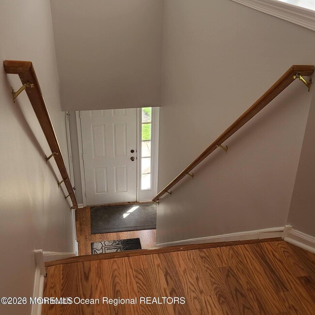 Building Photo - 7904B Normandy Dr