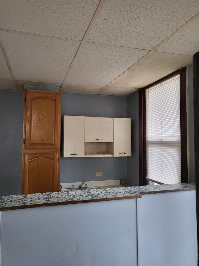 Building Photo - 653 Duss Ave