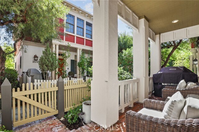 Building Photo - 2540 Bungalow Pl