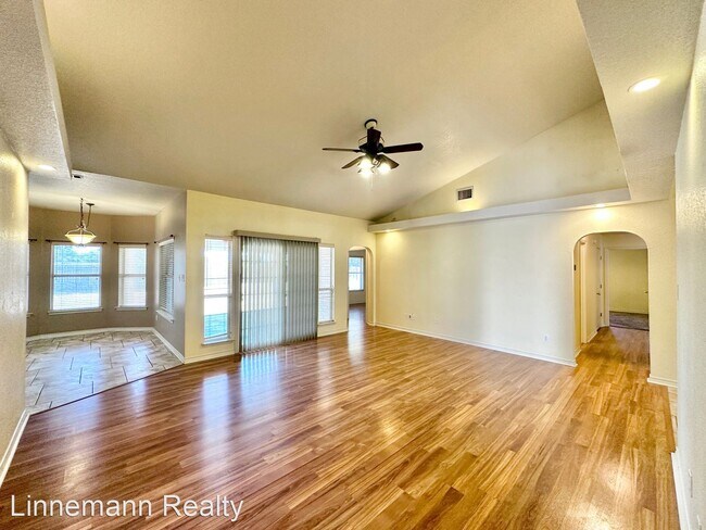 Building Photo - 4 br, 2 bath House - 170 Wyatt Earp Loop