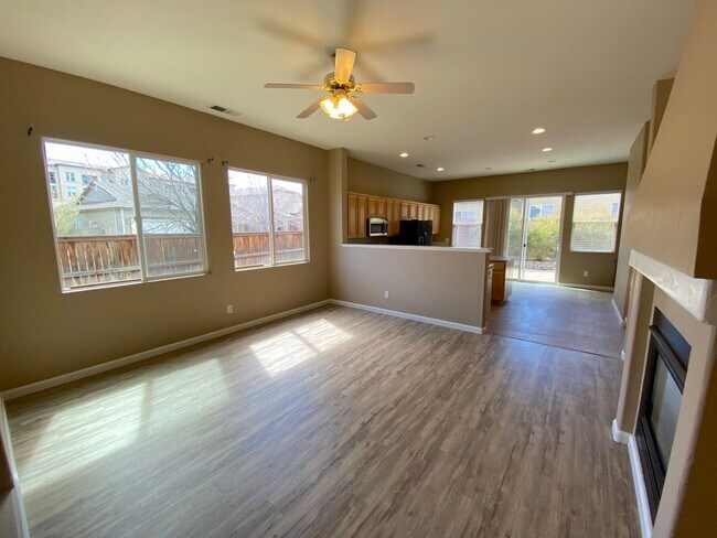 Foto del edificio - Beautiful 3 Bedroom + 1 FLEX ROOM Single Story House in South Meadows Reno
