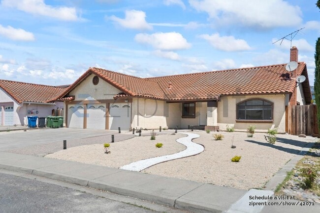 Building Photo - 609 Los Pinos Ave