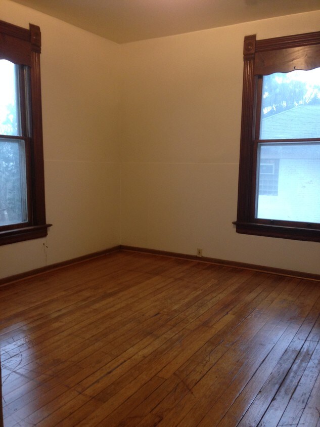 443 N Sheridan Rd Unit 5, Waukegan, IL 60085 Apartments in Waukegan, IL