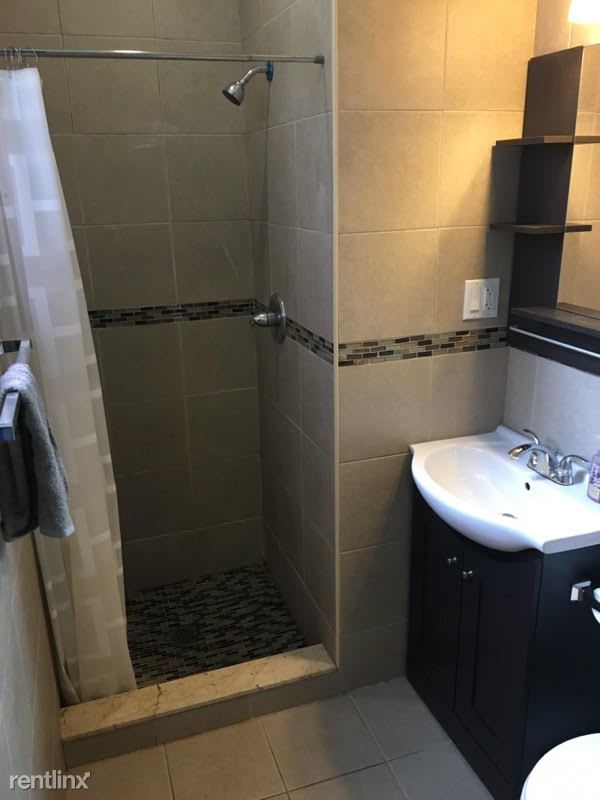 Foto del edificio - 676 Onderdonk Ave