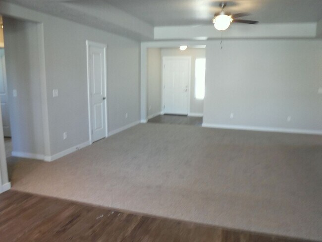 Foto del edificio - Bright and spacious 3 bed, 2 bath home jus...