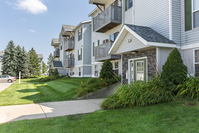 Building Photo - Brookmeadow Apartments