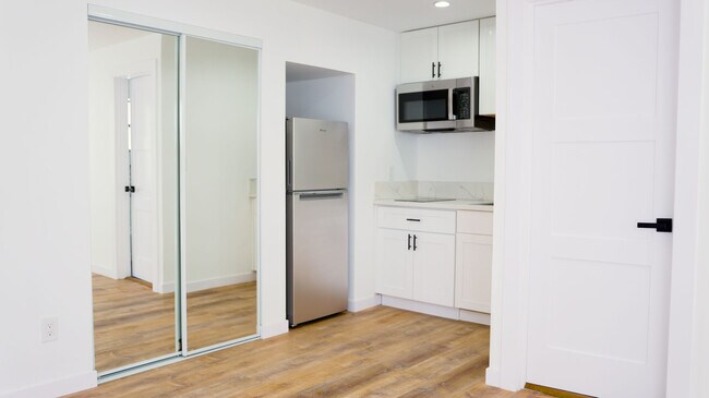Foto del edificio - 629 W Hillsdale St