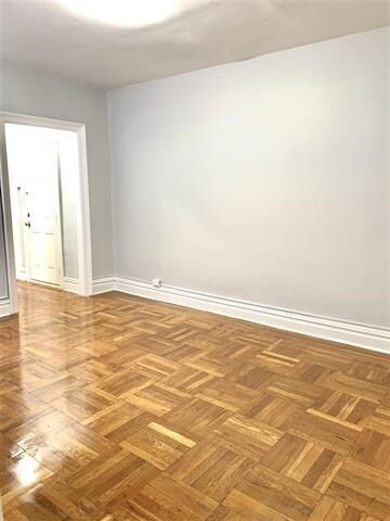 Foto del edificio - 57 Corbin Ave