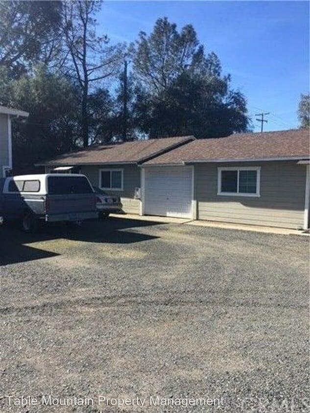 Primary Photo - 54 Cherry Ln