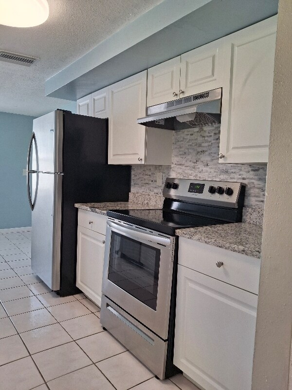 Foto del edificio - 1663 Plum Tree Rd