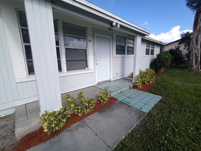 Building Photo - 4/2 HOME FOR RENT!! AVAILABLE NOW