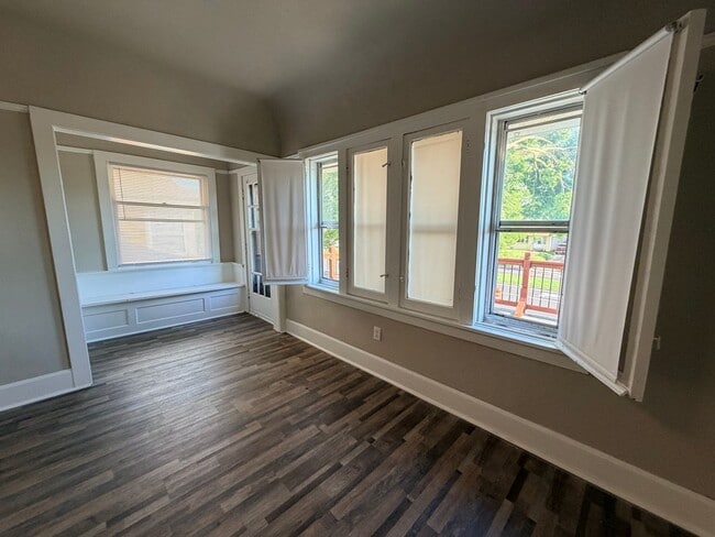 Building Photo - 3424 W Highland Blvd
