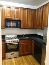 Building Photo - 212 W 104th St
