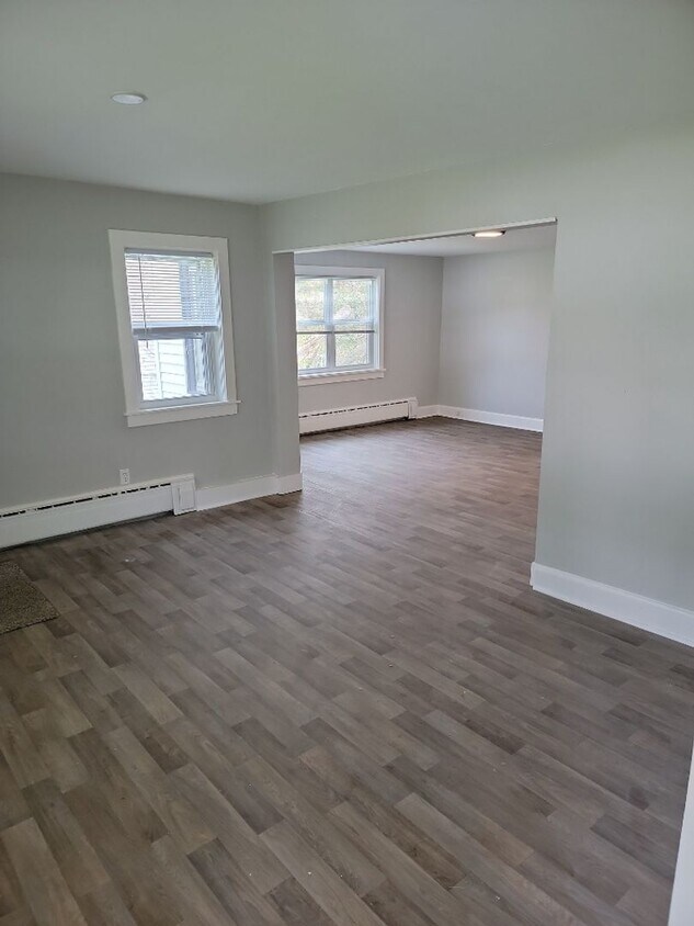 Foto principal - AVAILABLE NOW - Fantastic Newly Renovated ...