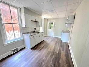 Building Photo - 143 Stevens Ave