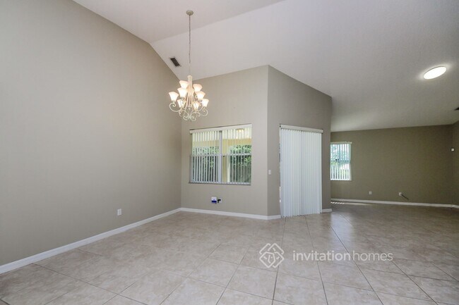 Foto del edificio - 2628 Palomar Ave SE