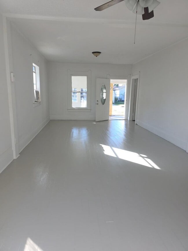 Foto del edificio - 3327 Procter St