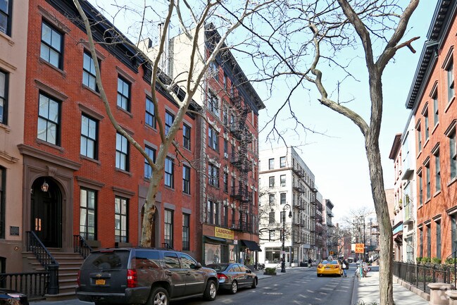 Building Photo - 296-298 W 4th St