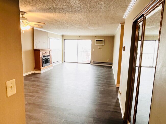 Dibujo y cena - 925 30th Ave S