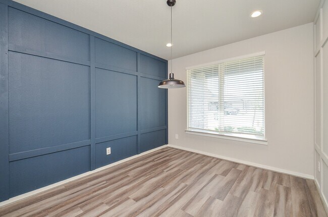 Building Photo - 28402 Eli Eagle St