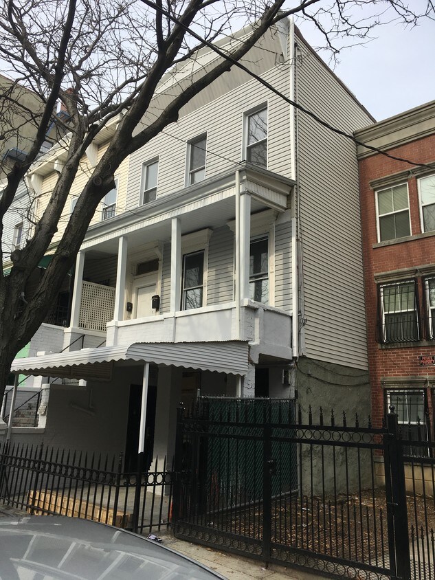 807 Freeman St Unit 1, The Bronx, NY 10459 Condo for Rent in The Bronx, NY