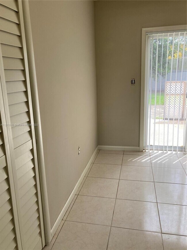 Foto del edificio - 3170 NW 38th St