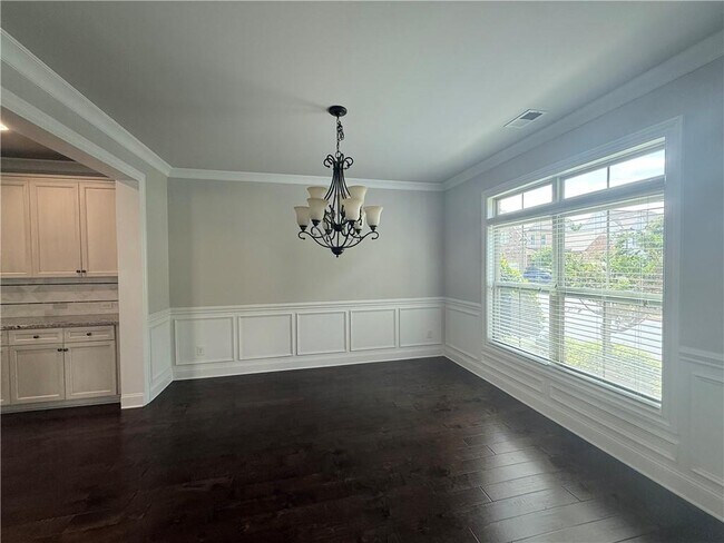 Foto del edificio - 497 Ravenbrook Ln