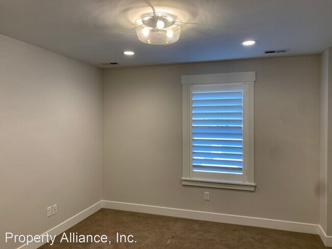 Building Photo - 2 br, 2.5 bath House - 1107 W. Wasatch Spr...