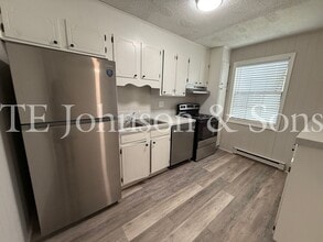 Building Photo - 2550 Green Oaks Ct SE