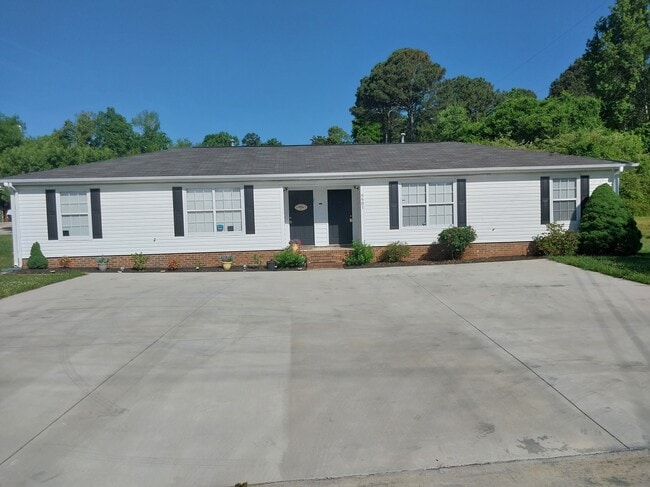Building Photo - 9901 Hixson Pike