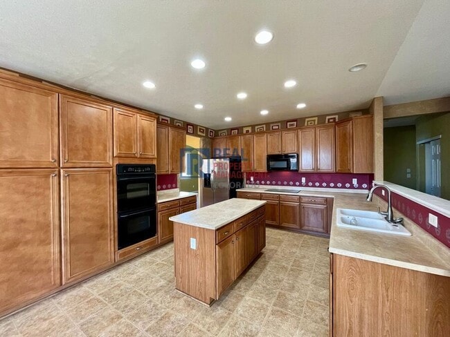 Foto del edificio - 9835 Nucla St