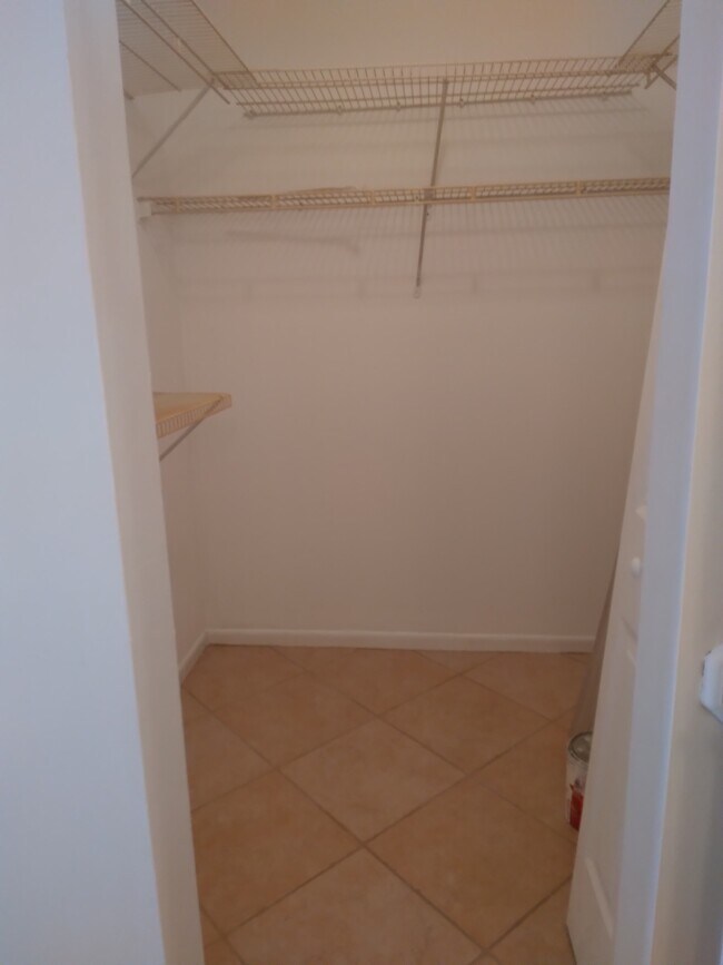 Foto del edificio - 5801 NW 62nd Ave