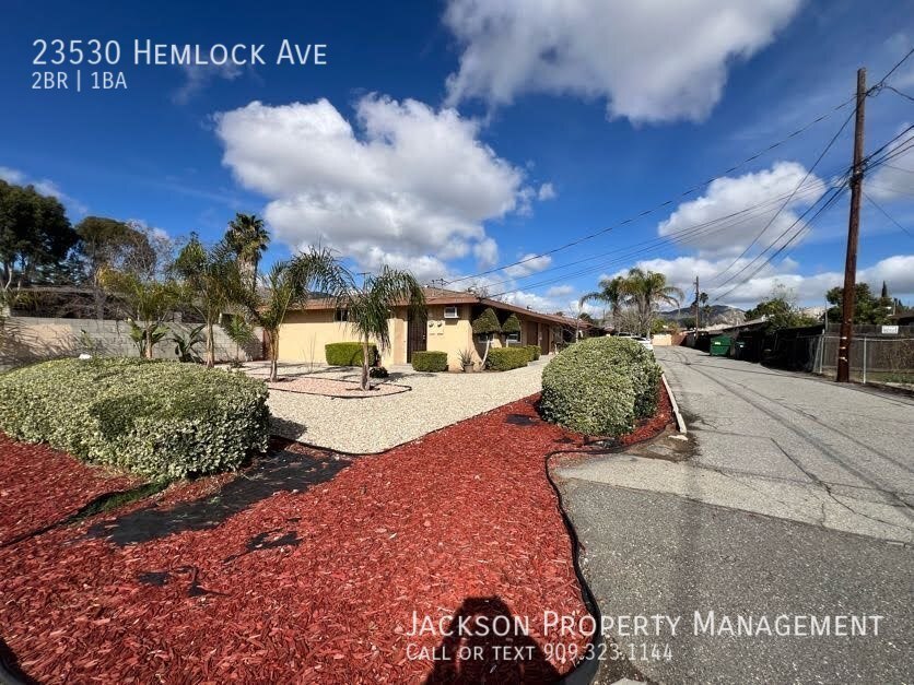 Foto del edificio - 23530 Hemlock Ave