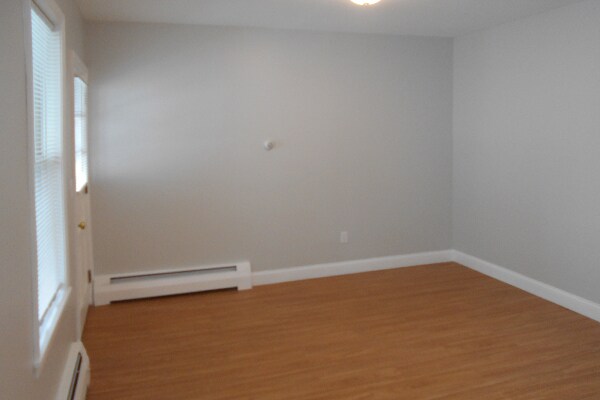 Building Photo - 327 Jefferson Ave