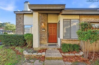 Building Photo - 821 Dublin Dr