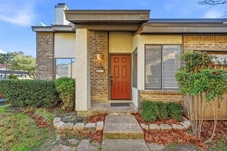 Building Photo - 821 Dublin Dr