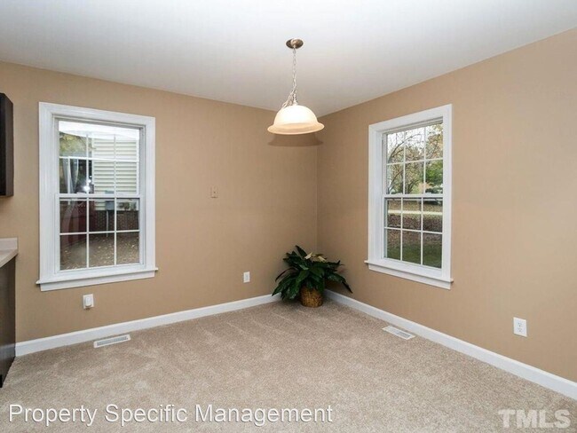 Building Photo - 3 br, 2.5 bath House - 1238 Beringer Fores...