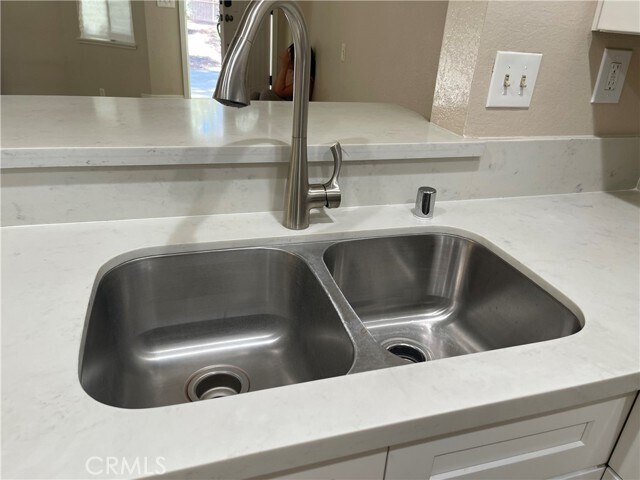 Foto del edificio - 25 Blackbird Ln