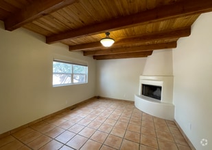 Building Photo - 410 Sunset St