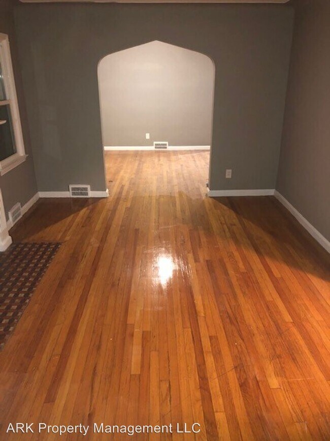 Foto del edificio - 3 br, 1 bath House - 16918 Chandler Park