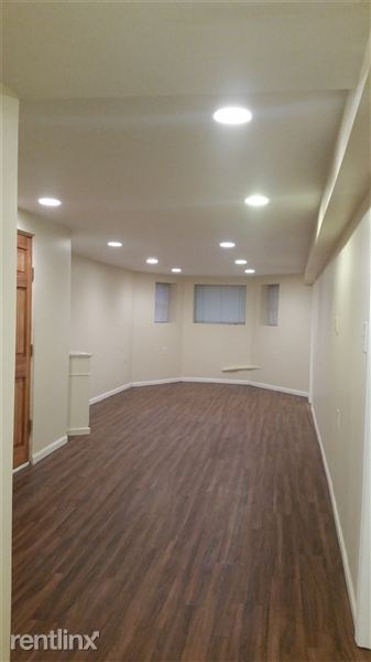 Building Photo - 1439 N Bell Ave
